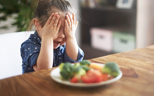 Çocuklar Neden Uzun Süre Yemek Masasında Oturmaz?